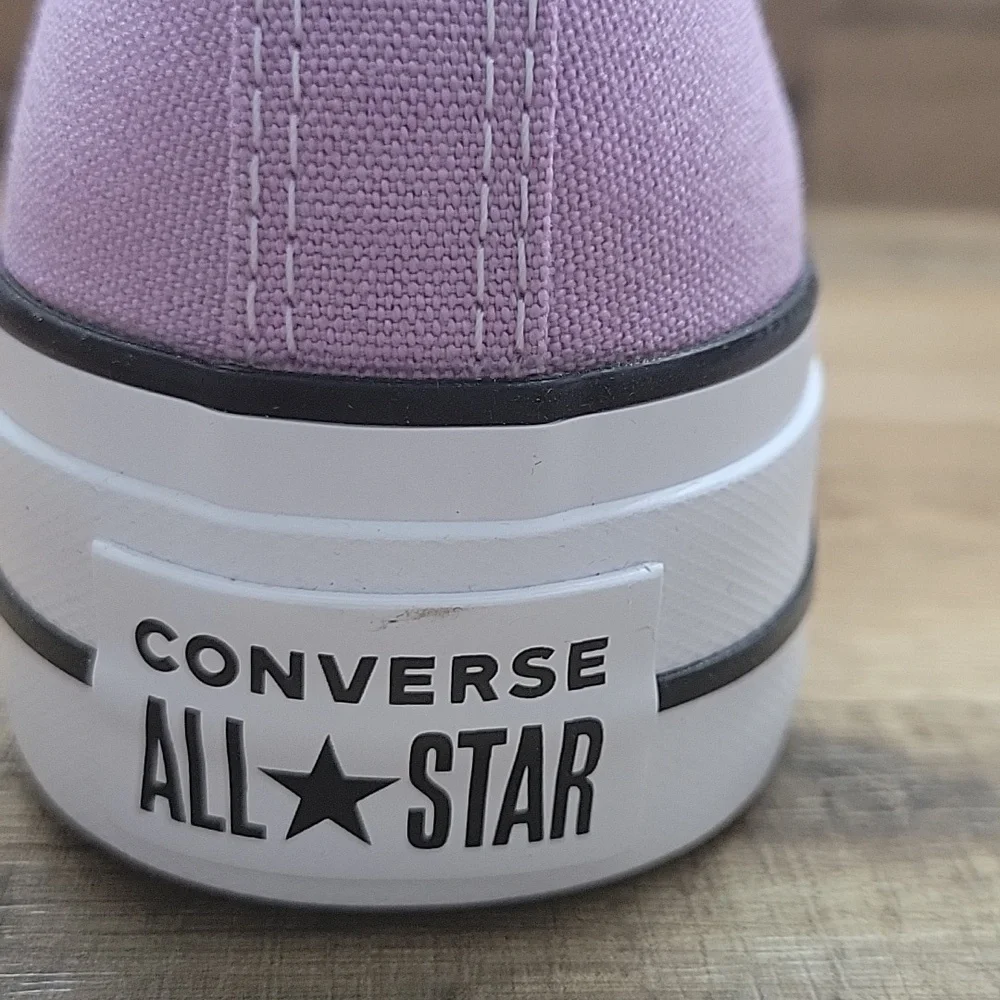 Converse Women's Light Purple Canvas Sneakers